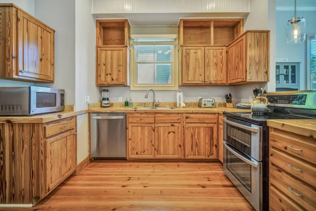 The Bluffton Village Home - 5 Bedroom In Old Town W Carriage Home Экстерьер фото
