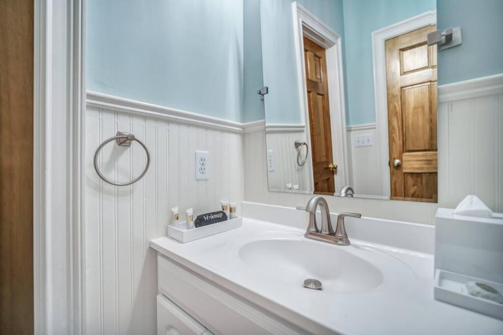 The Bluffton Village Home - 5 Bedroom In Old Town W Carriage Home Экстерьер фото